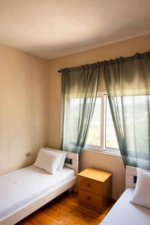 Janakis Apartments Himarë Dış mekan fotoğraf