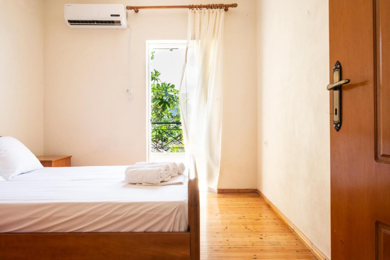 Janakis Apartments Himarë Dış mekan fotoğraf